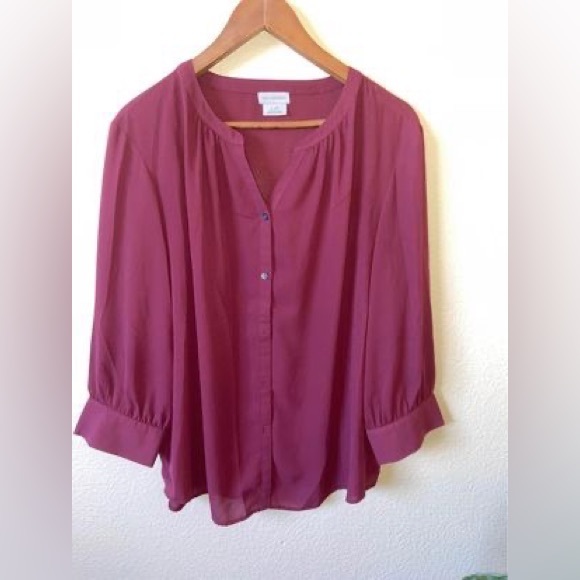 Maroon Van Heusen blouse. Worn three times and very comfortable! - Picture 4 of 4